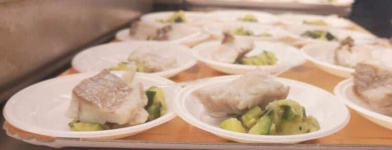 Lieu noir vapeur et moules, marmelade de courgettes et beurre acidulé à l&rsquo;abricot